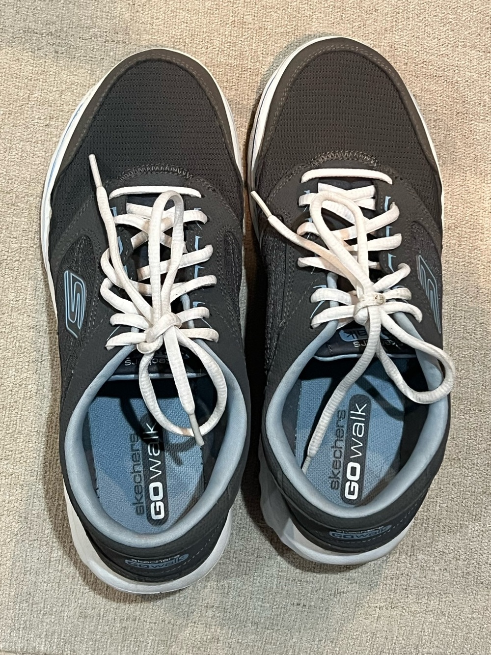 Women’s Skechers Go Walk Sneakers Size 9.5